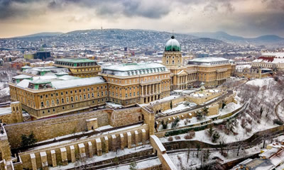 Il Palazzo ha costituito la dimora dei sovrani d'Ungheria per sette secoli è oggi patrimonio Mondiale dell'Umanità UNESCO
